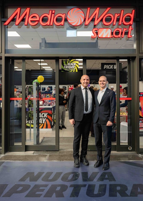 INTERNA_da sx Antonio Conti direttore store e Emanuele Cosimelli CFO (1)